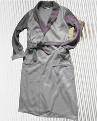 福州榮登貿(mào)易 專注服裝服飾零售與批發(fā)，提供優(yōu)質(zhì)搖粒絨睡袍及全品類服飾服務(wù)